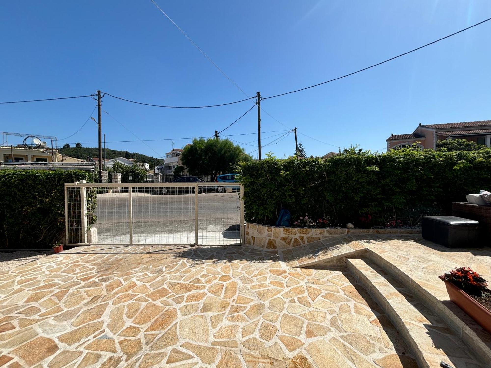 Mayflower Apartments Kassiopi Buitenkant foto